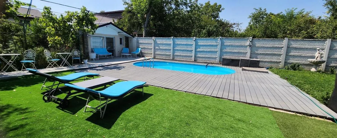 Morii Lake Pool Villa Bukarest 0*,