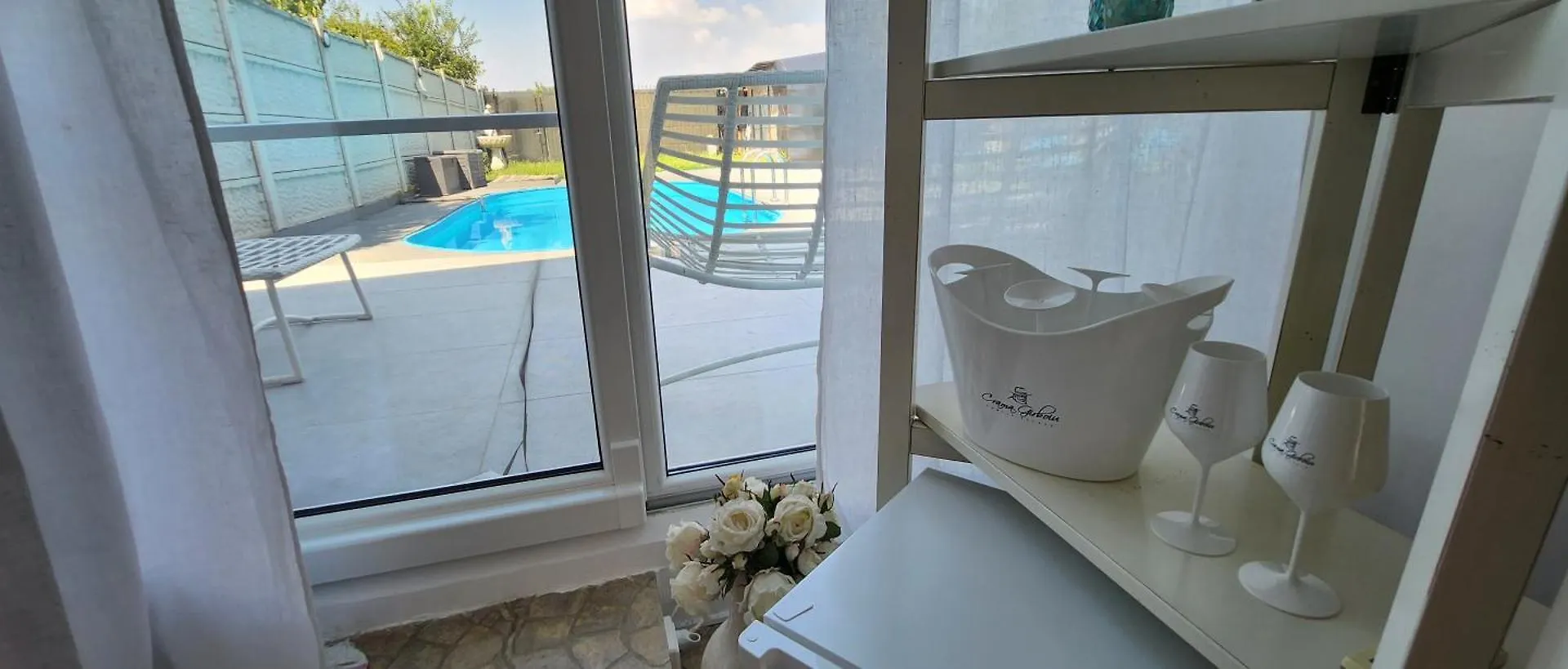 Morii Lake Pool Villa Bukarest Rumänien